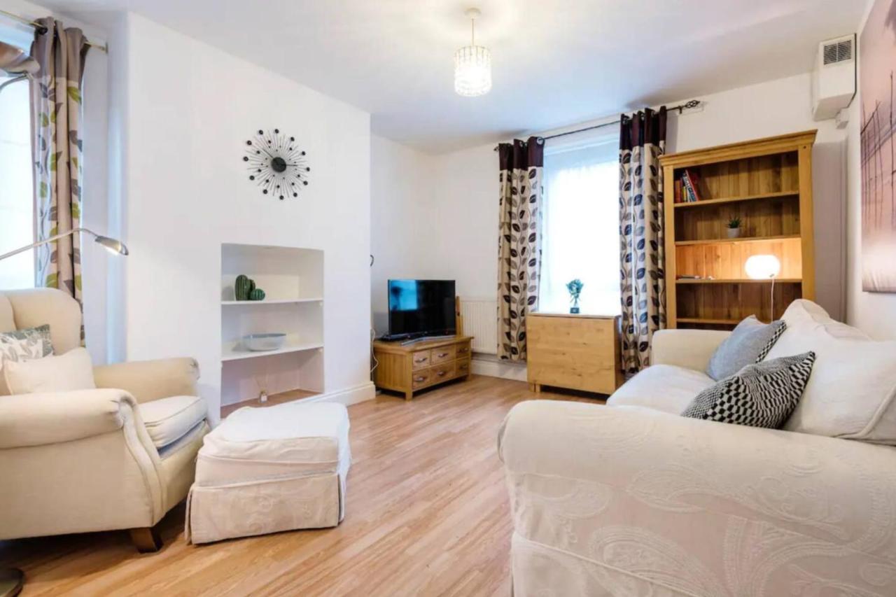 Fabulous 2 Bedroom In Bridge Appartamento Londra